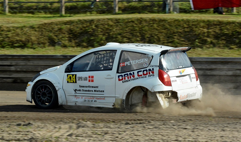 Jan Petersen hjemkører 2. pladsen i NEZ 1600 på 3 hjul
(Foto: Kirketerp)